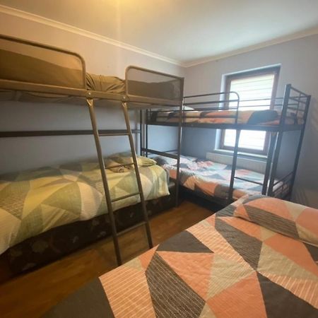 Dorm Room 5-6 People Shared Bathroom Outside Room ดับลิน ภายนอก รูปภาพ