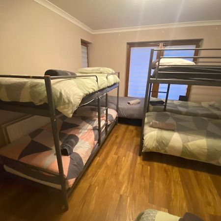 Dorm Room 5-6 People Shared Bathroom Outside Room ดับลิน ภายนอก รูปภาพ