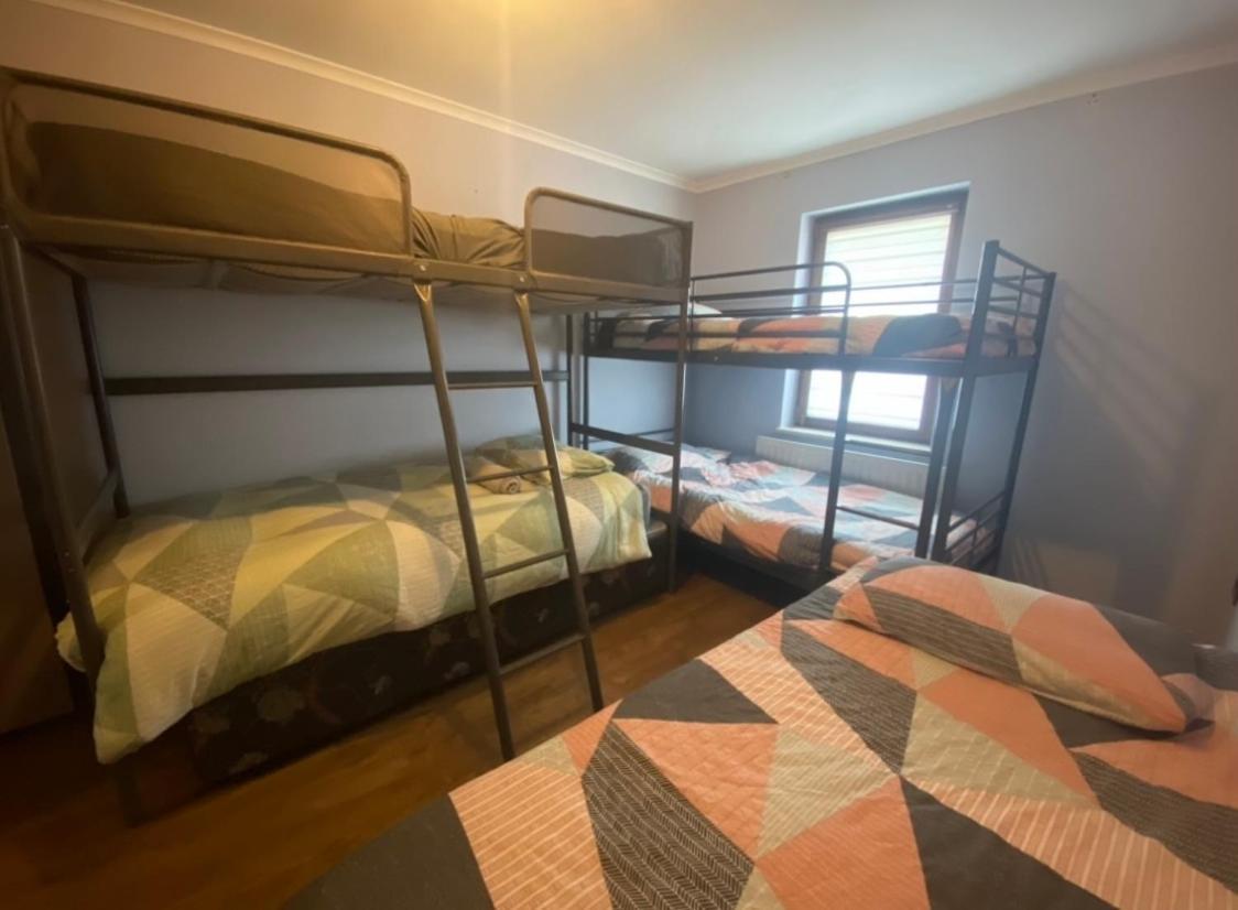 Dorm Room 5-6 People Shared Bathroom Outside Room ดับลิน ภายนอก รูปภาพ