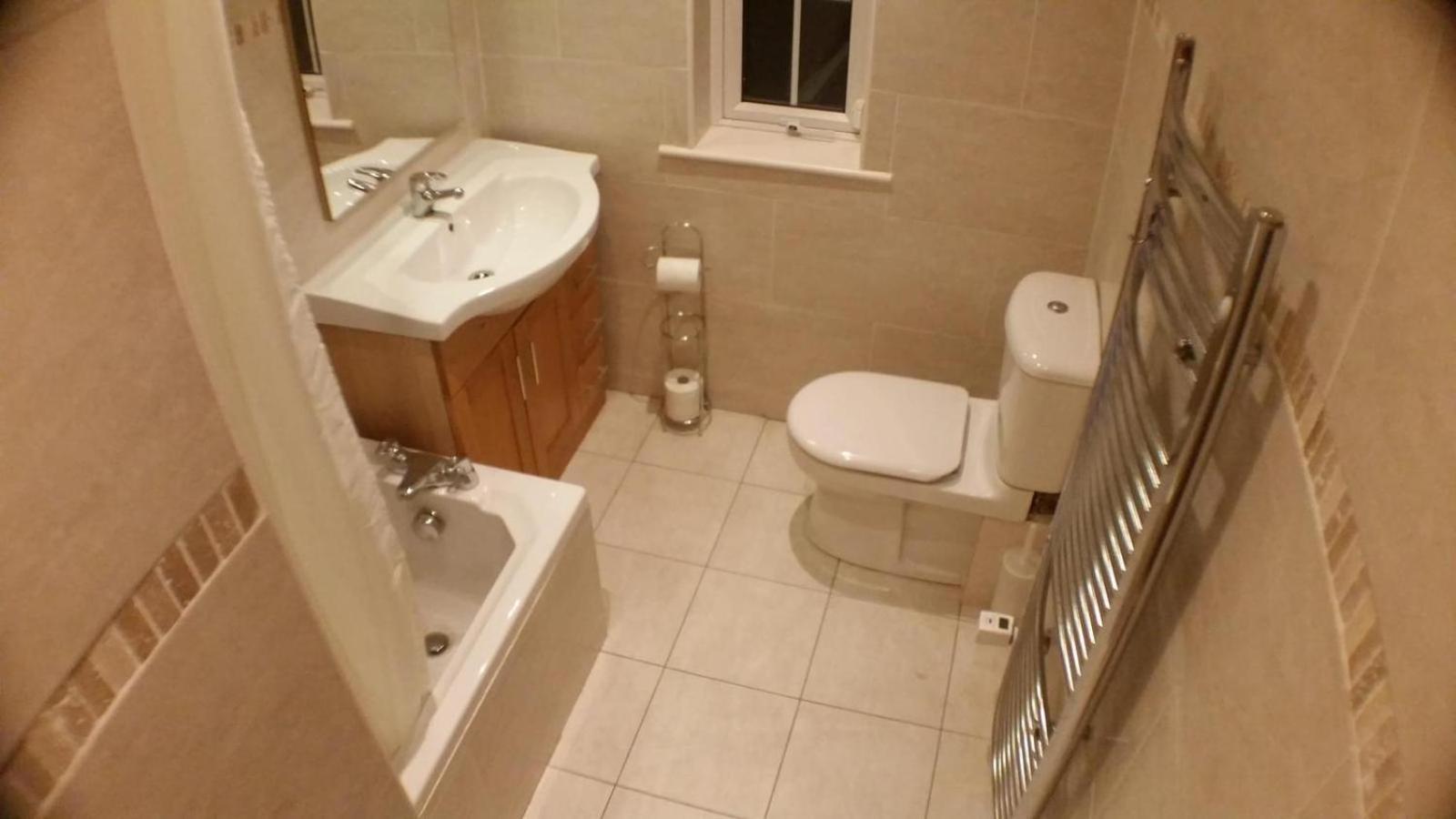 Dorm Room 5-6 People Shared Bathroom Outside Room ดับลิน ภายนอก รูปภาพ